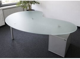 Ultom Isotta bureau forme haricot – bureau direction design avec plateau en verre