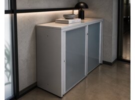 Ultom Isotta meuble bas – armoire design avec portes coulissantes en verre