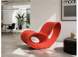 Magis Magis Voido schommelstoel – iconische design rocking chair van Ron Arad voor binnen en buiten Magis Voido schommelstoel – iconische design rocking chair van Ron Arad voor binnen en buiten