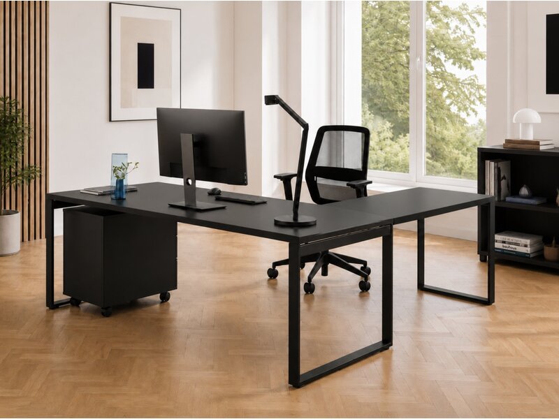 Bureau d’angle MDD Ogi-Q – bureau ergonomique avec retour et gestion des câbles en option