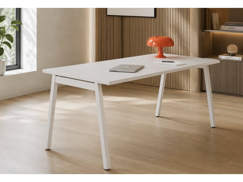 MDD Ogi M bureau – modern design bureau met kabelmanagement voor professionele werkplekken