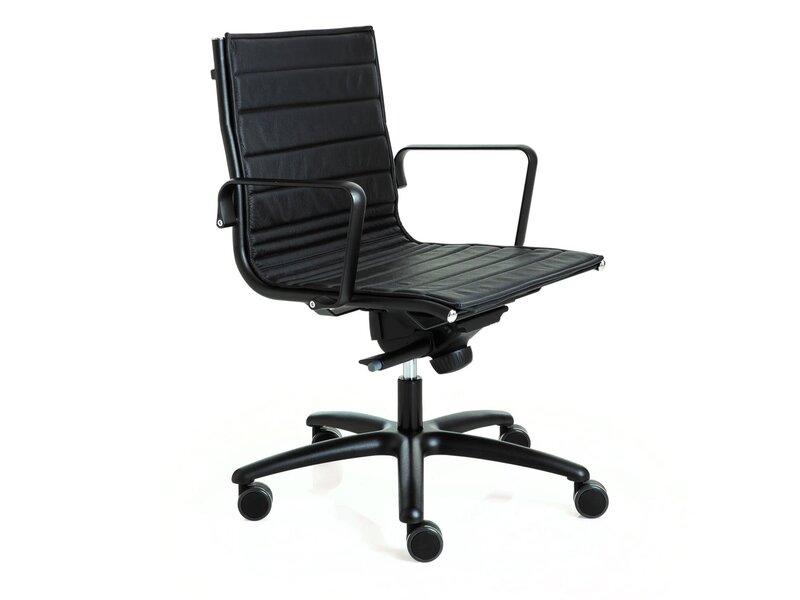 Fauteuil de bureau Luxy Light en cuir – siège italien compact avec mécanisme relax et structure aluminium