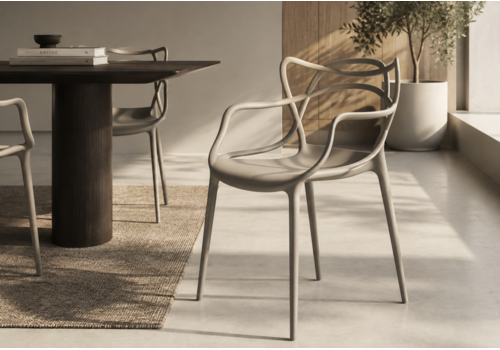 Masters chair chaise