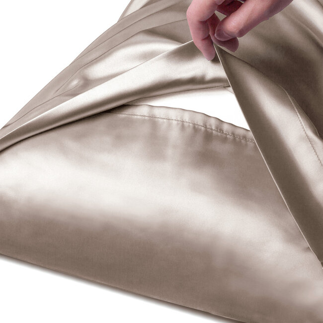 HER MOTIONS Taupe Satijn Kussensloop 60x70 cm