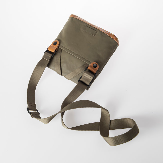 Aunts & Uncles Heuptas/Crossbody 'Tsu' Fallen Rock