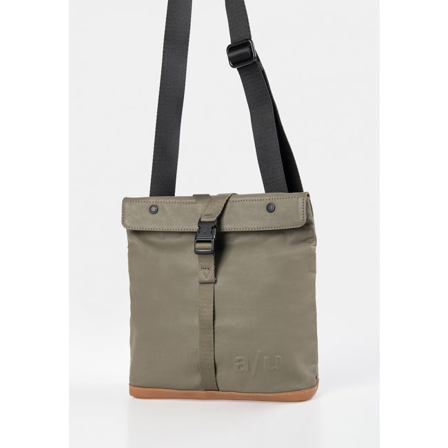 Aunts & Uncles Crossbody 'Yao' Fallen Rock