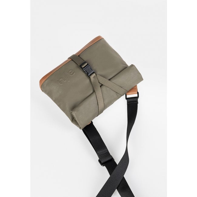 Aunts & Uncles Crossbody 'Yao' Fallen Rock