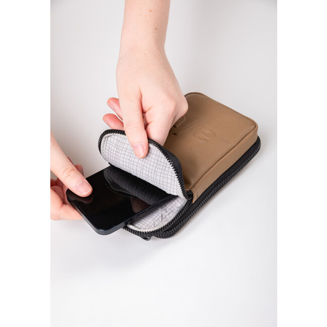 Aunts & Uncles 'Uji' Tapir  - 10225-5