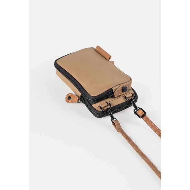 Aunts & Uncles 'Uji' Tapir  - 10225-5