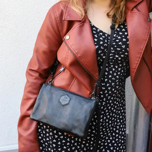 Bear Design  'Uma'  Zwart -  CP1119