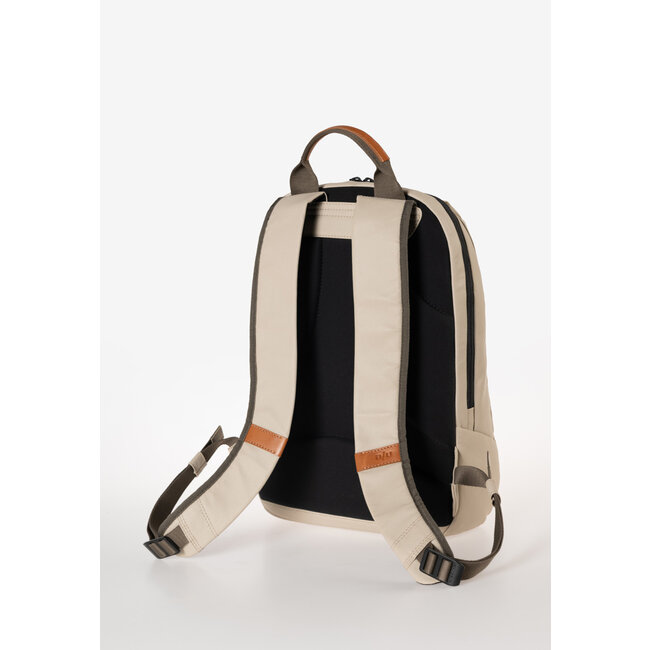 Aunts & Uncles 'Kumotsu RE' Dust - 10410-24