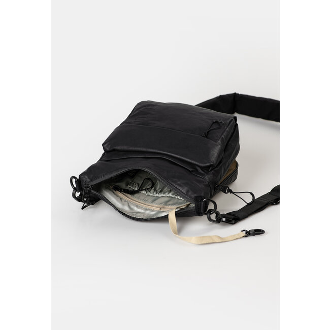 Aunts & Uncles Crossbody 'Yura' Zwart