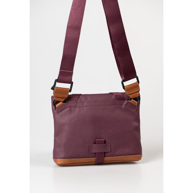 Aunts & Uncles 'Tsu' Cherry Lacquer - 10227-68