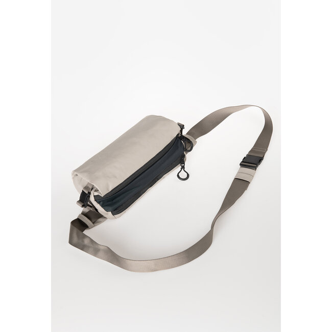 Aunts & Uncles Heuptas/Sling Bag 'Ishikari RE' Driftwood