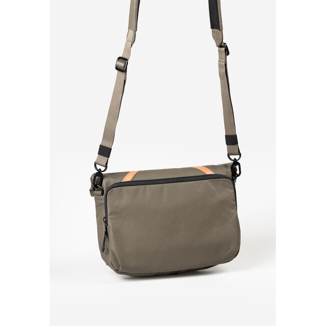 Aunts & Uncles 'Takahashi' Fallen Rock- 10416-9