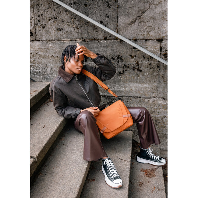 Aunts & Uncles 'Sendai'  Honey Ginger - 10209-21