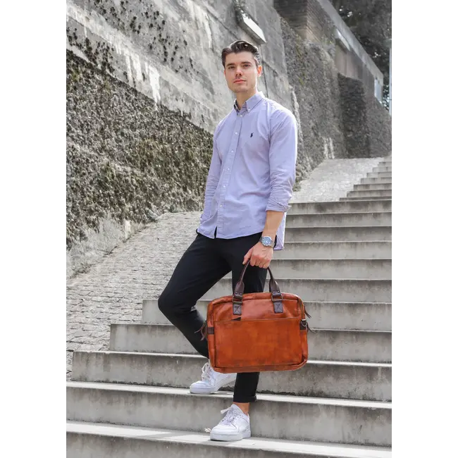 Bear Design Laptoptas 'Leandro'  Bruin - Cow Lavato Collectie