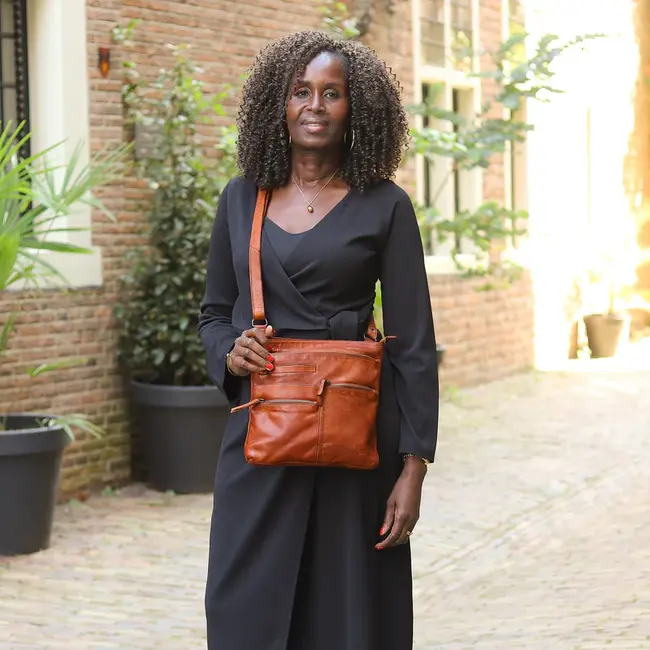 Bear Design Schoudertas 'Yara' Cognac - Cow Lavato Collectie