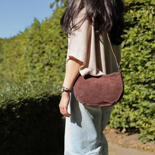Bear Design Suède Crossbody 'Tamara'  Cognac