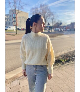 MILA  & ME LOW COLLAR KNIT BUTTER YELLOW ONE SIZE