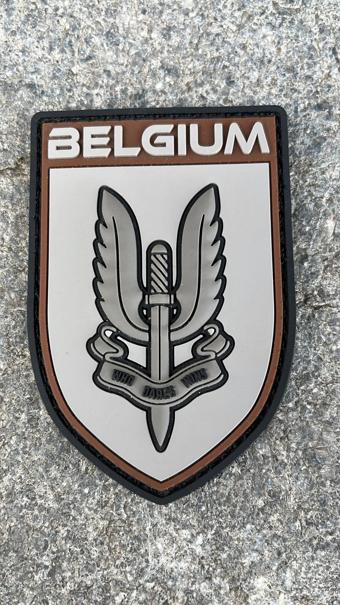 BELGIUM  Special Forces  embleem " Desert Camo patern "