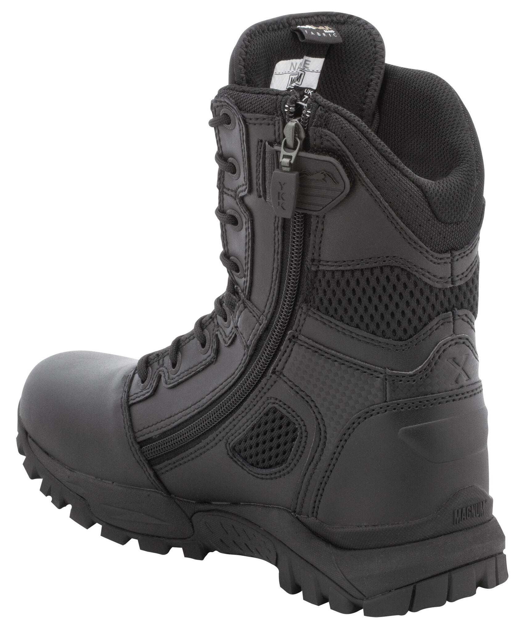 Magnum Der Merrell Rogue Tactical GTX ist ein taktischer Stiefel, der nicht nur durch seine haltbare Konstruktion, sondern vor allem auch durch sein recht geringes Gewicht positiv auffällt. Ideal für harte, lange Einsätze mit schwerer Ausrüstung.