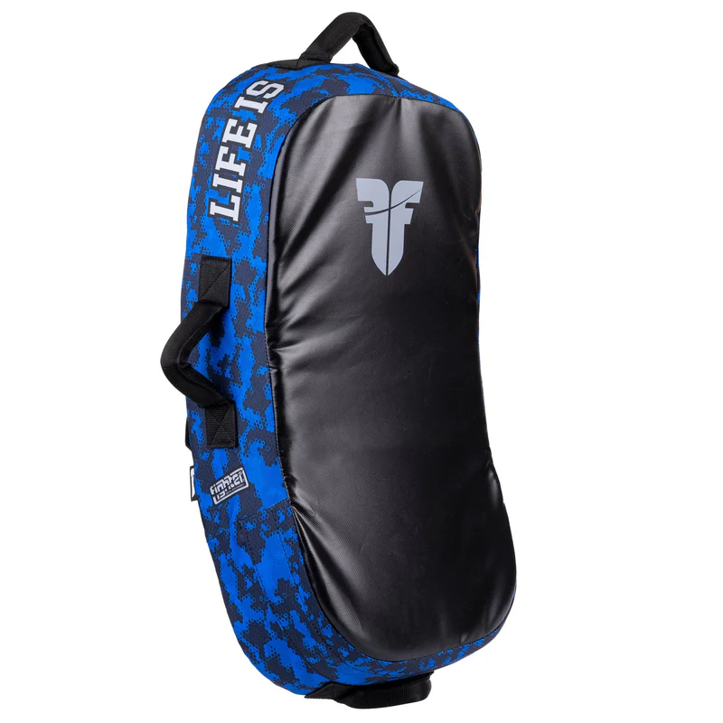 Fighter stoot en trapkussen  /  Fighter Kicking Shield - MULTI GRIP - Life is a Fight - Desert Camo