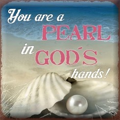 metal fridge magnet/metalen magneet 7x7 cm. met de tekst:  You are a pearl in God's hands!