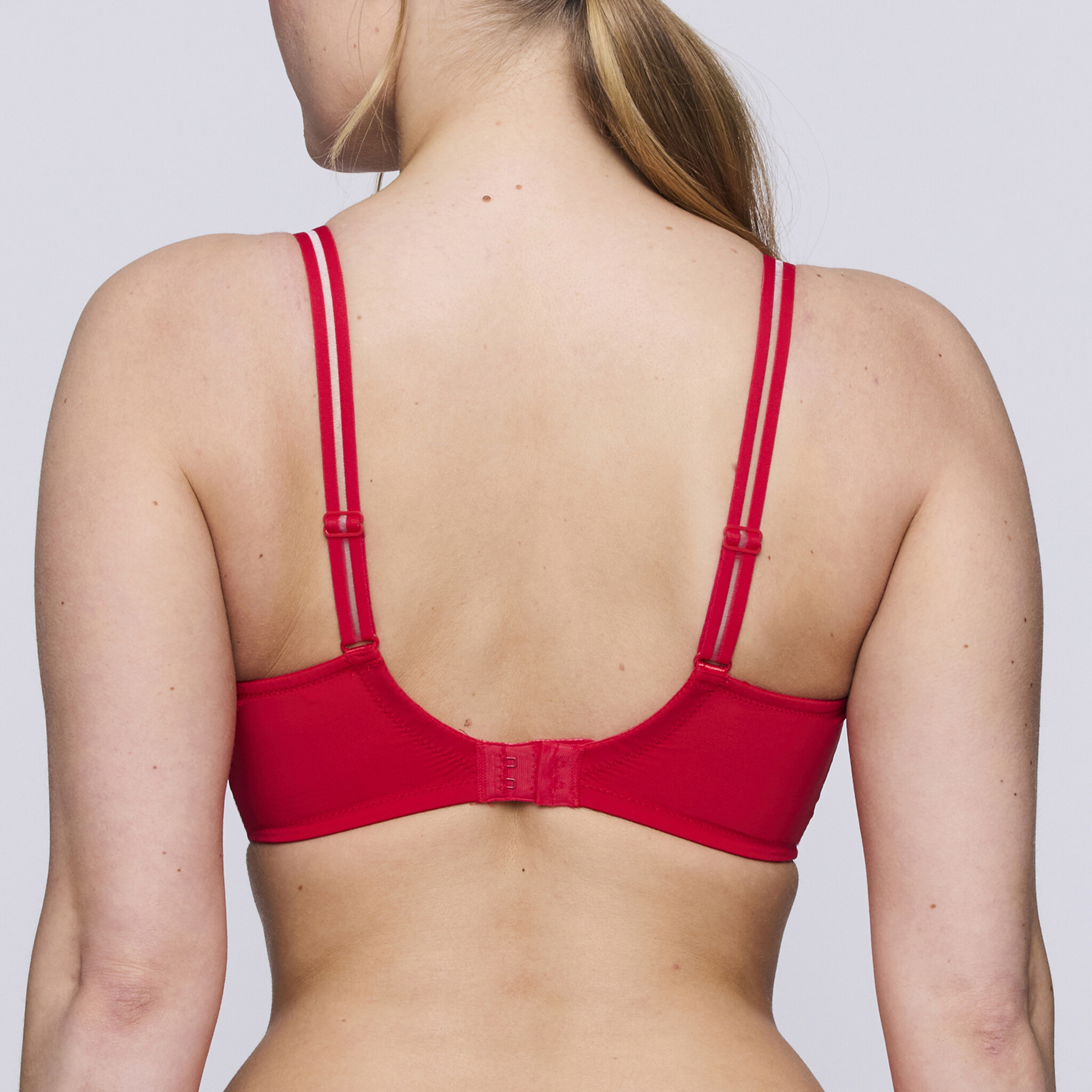 PrimaDonna Twist Prima Donna Twist East End full cup C-H true red