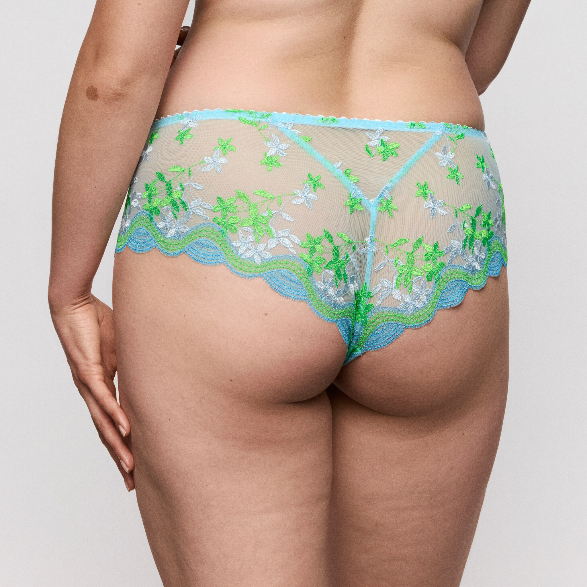 Prima Donna Prima Donna Cala Luna luxe string 36-48 ice dream