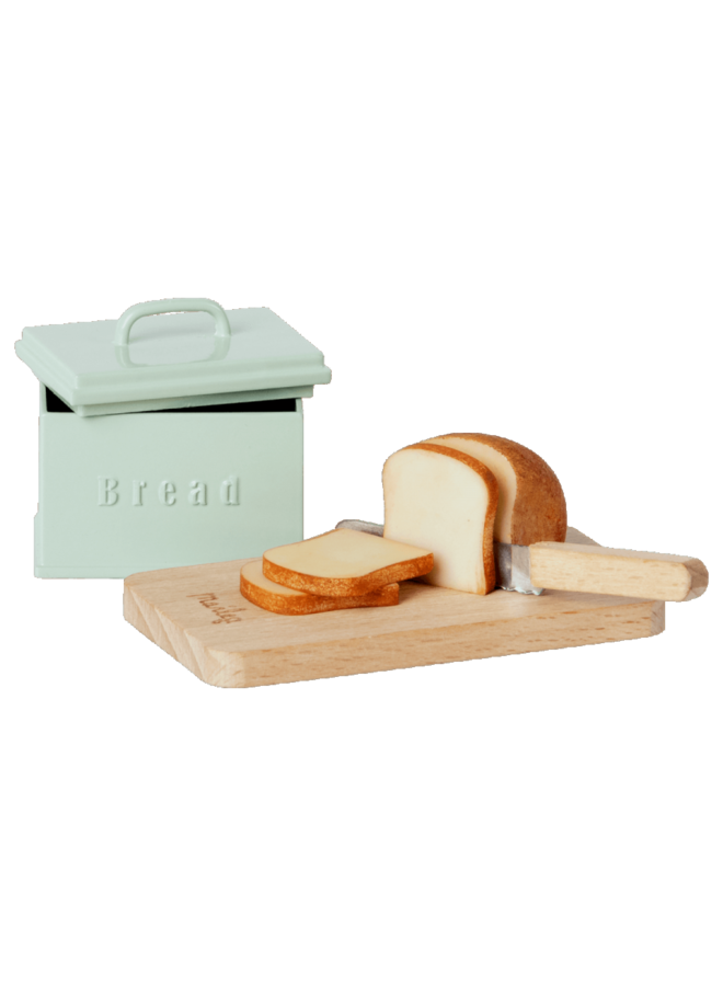 Maileg | miniature bread box with cutting board and knife