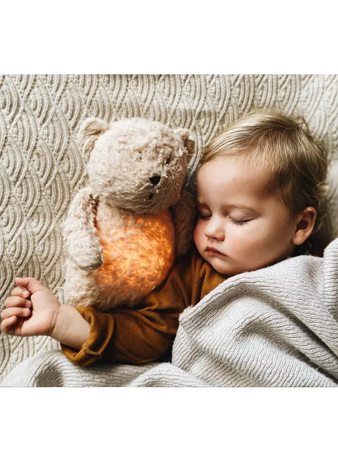 Moonie | the humming bear | sand