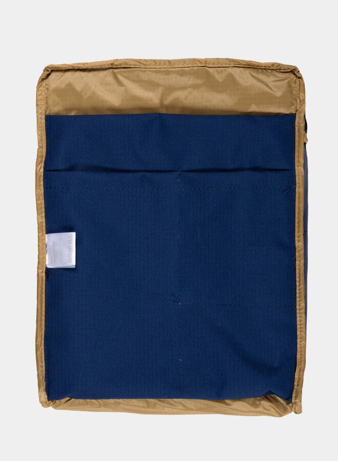 Susan Bijl | backpack | navy & camel