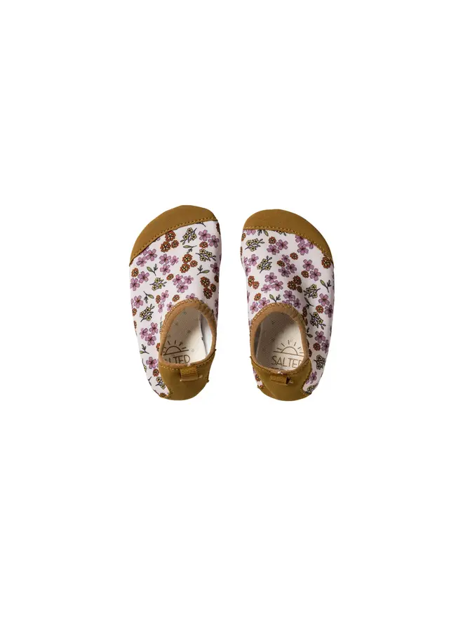 Salted Stories | sparkly flower white swan | watershoes