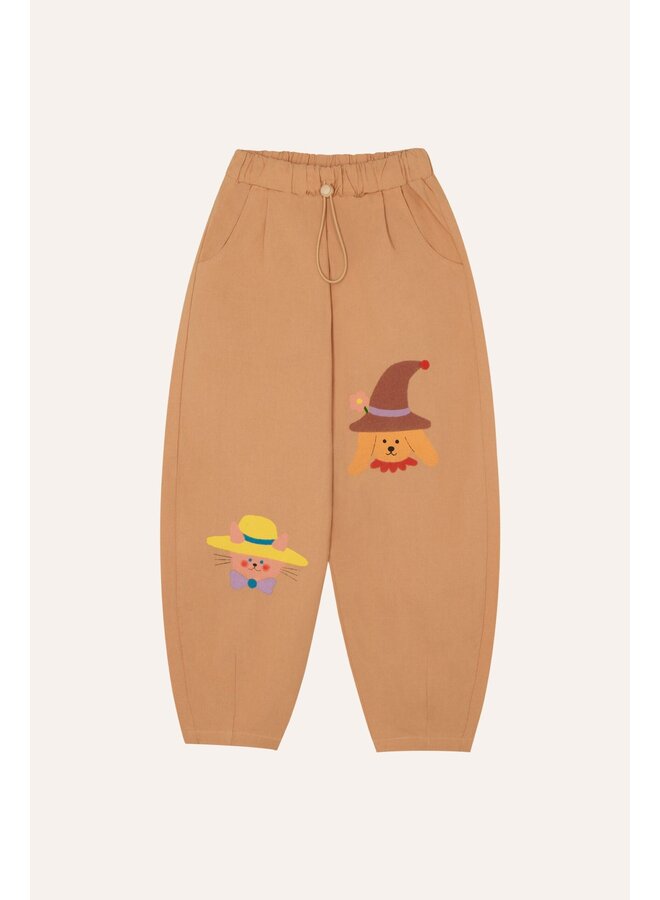 The Campamento | summer hats camel trousers | camel