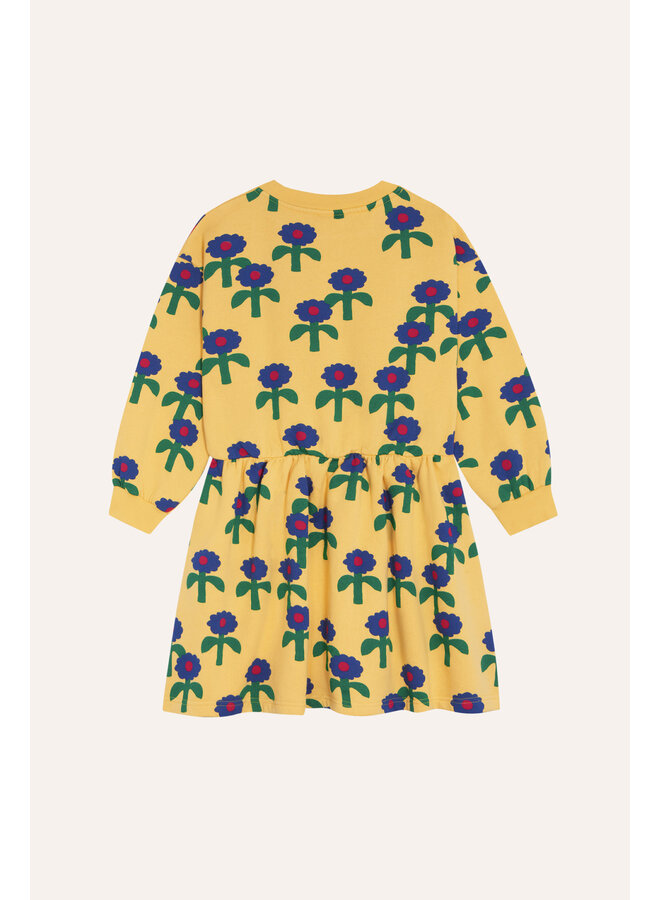 The Campamento | blue daisies dress | yellow
