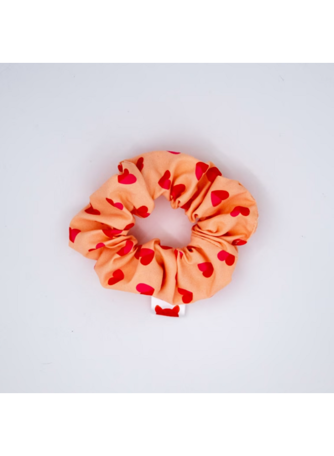Colori Ribelle | scrunchie peach hearts