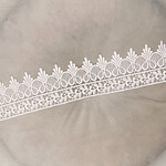 Broderie band roomwit