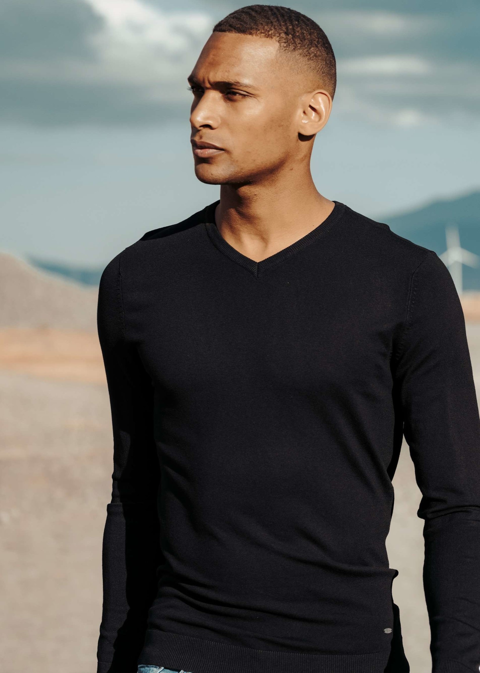 Knitwear V-Neck - Midnight Black