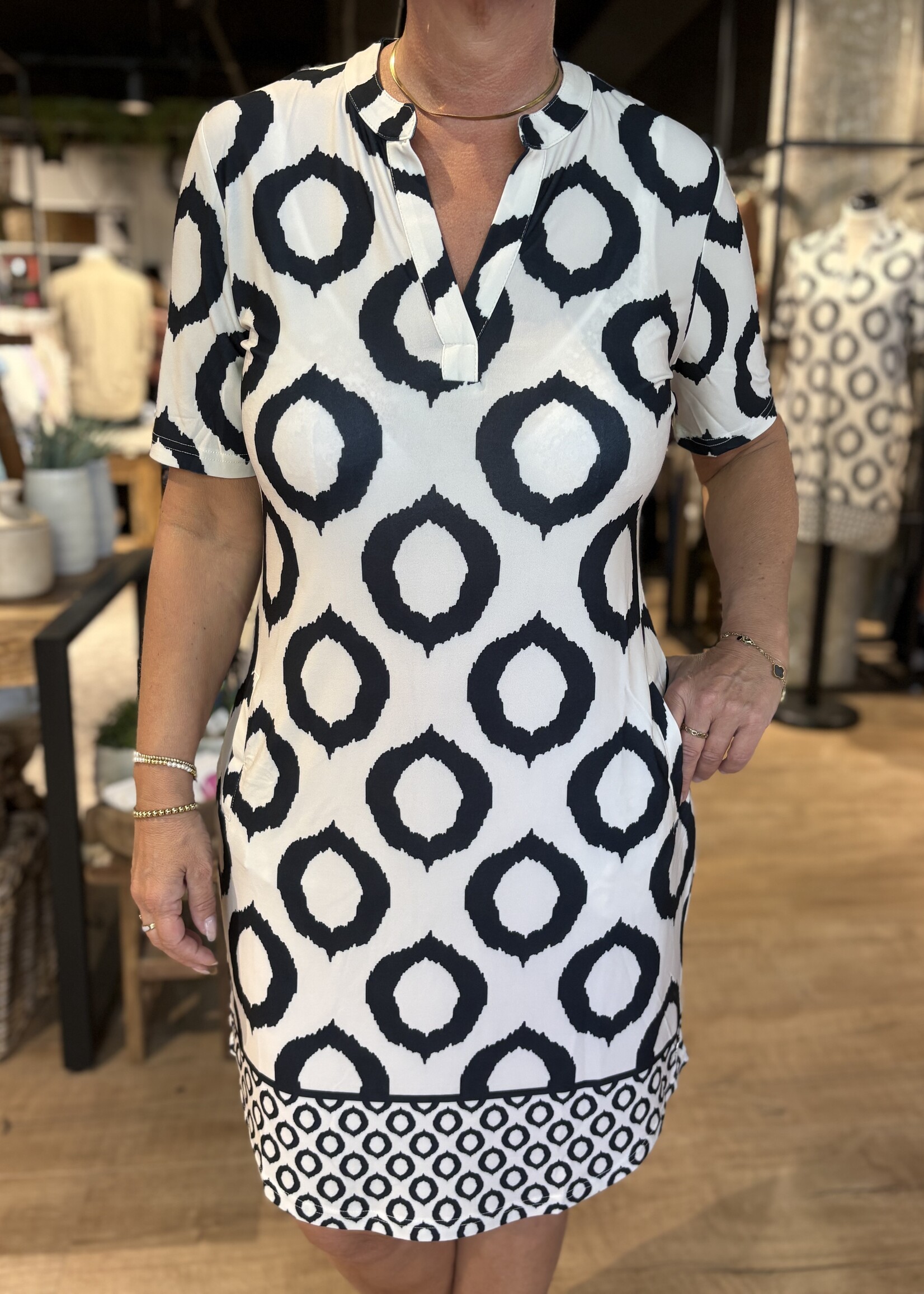 Angelle Milan Jurk/Tuniek Korte Mouw Travel - Print Offwhite Zwart