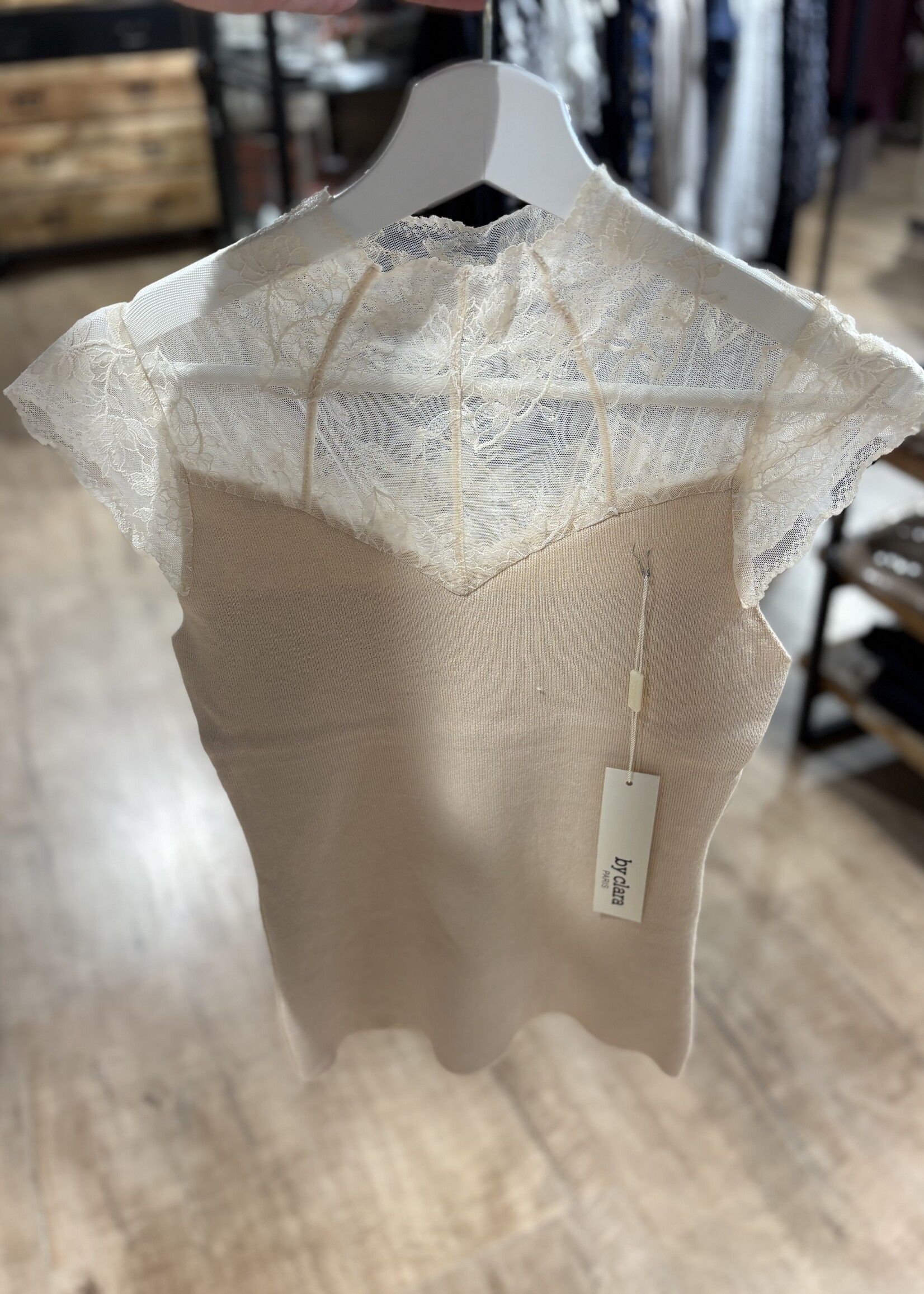 Top Kant byClara - Beige