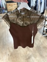 Top Kant byClara - Bruin