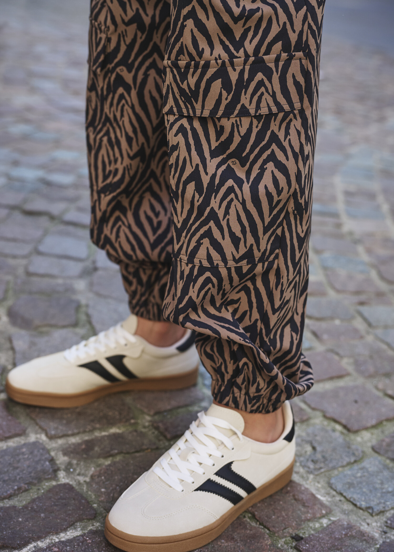 ZOSO Travel Pant Fleur - Mocha Navy