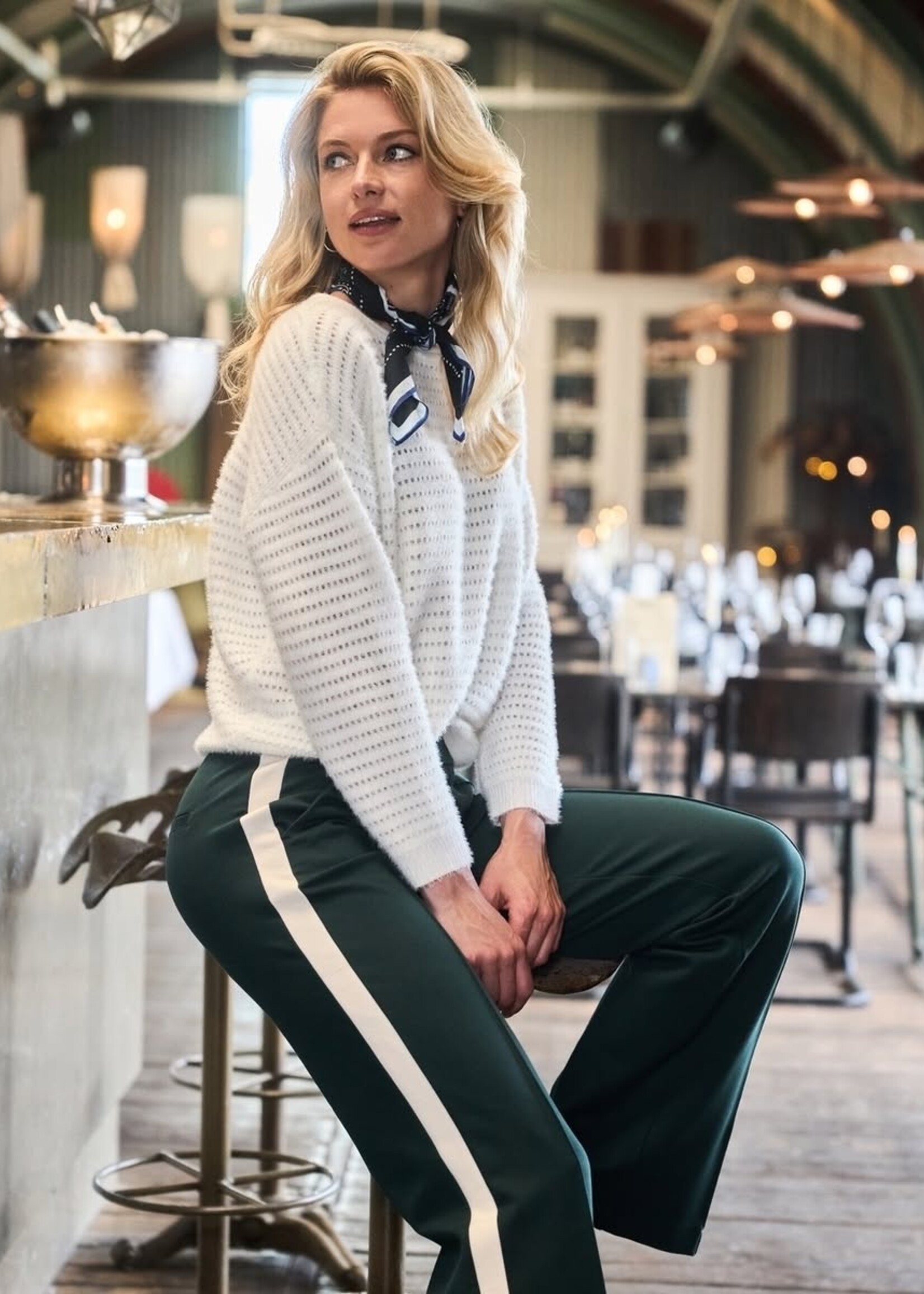 Red Button Sweater Fluffy Ajour - Ecru