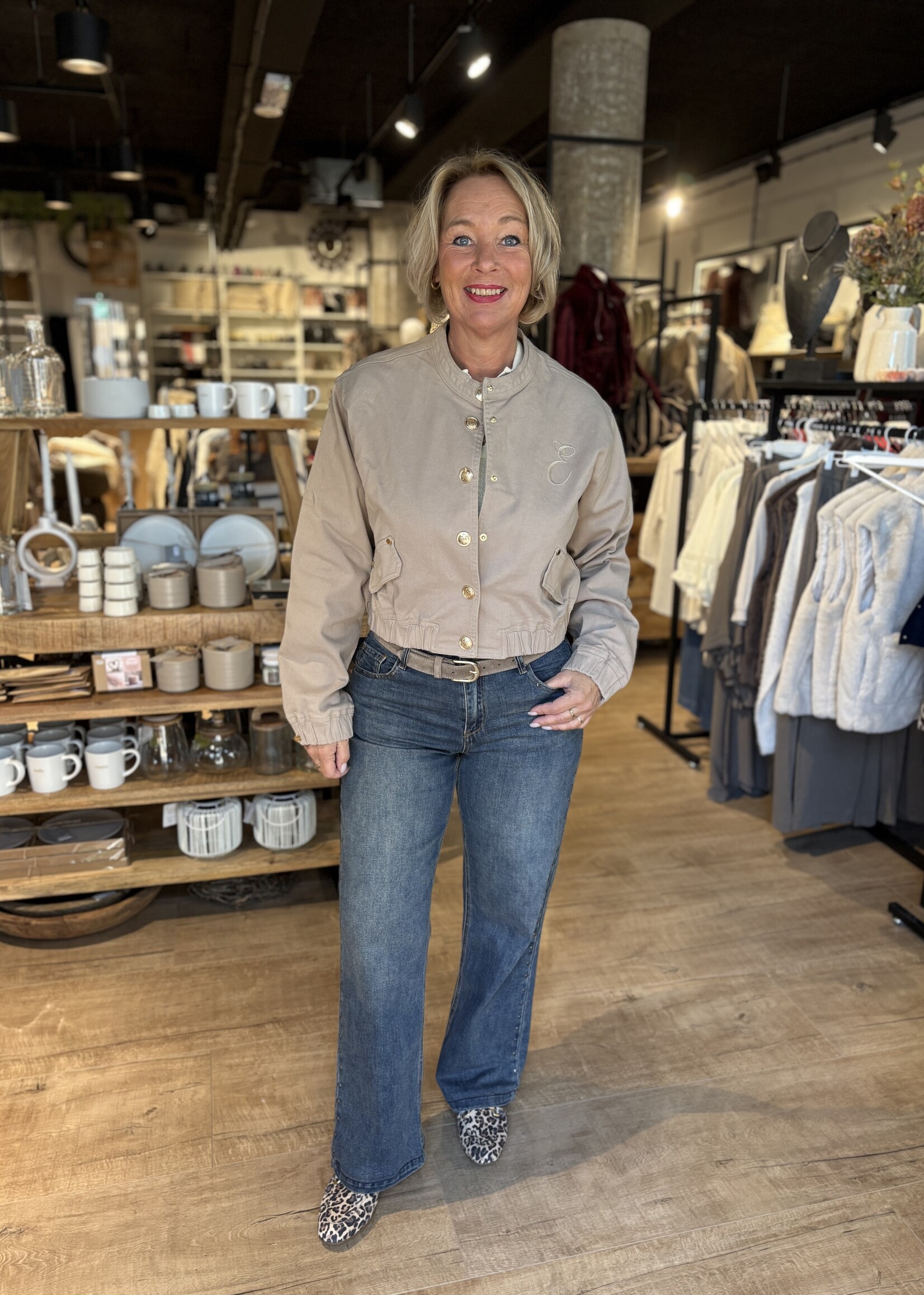 Elvira Bomber Jenny - Sand