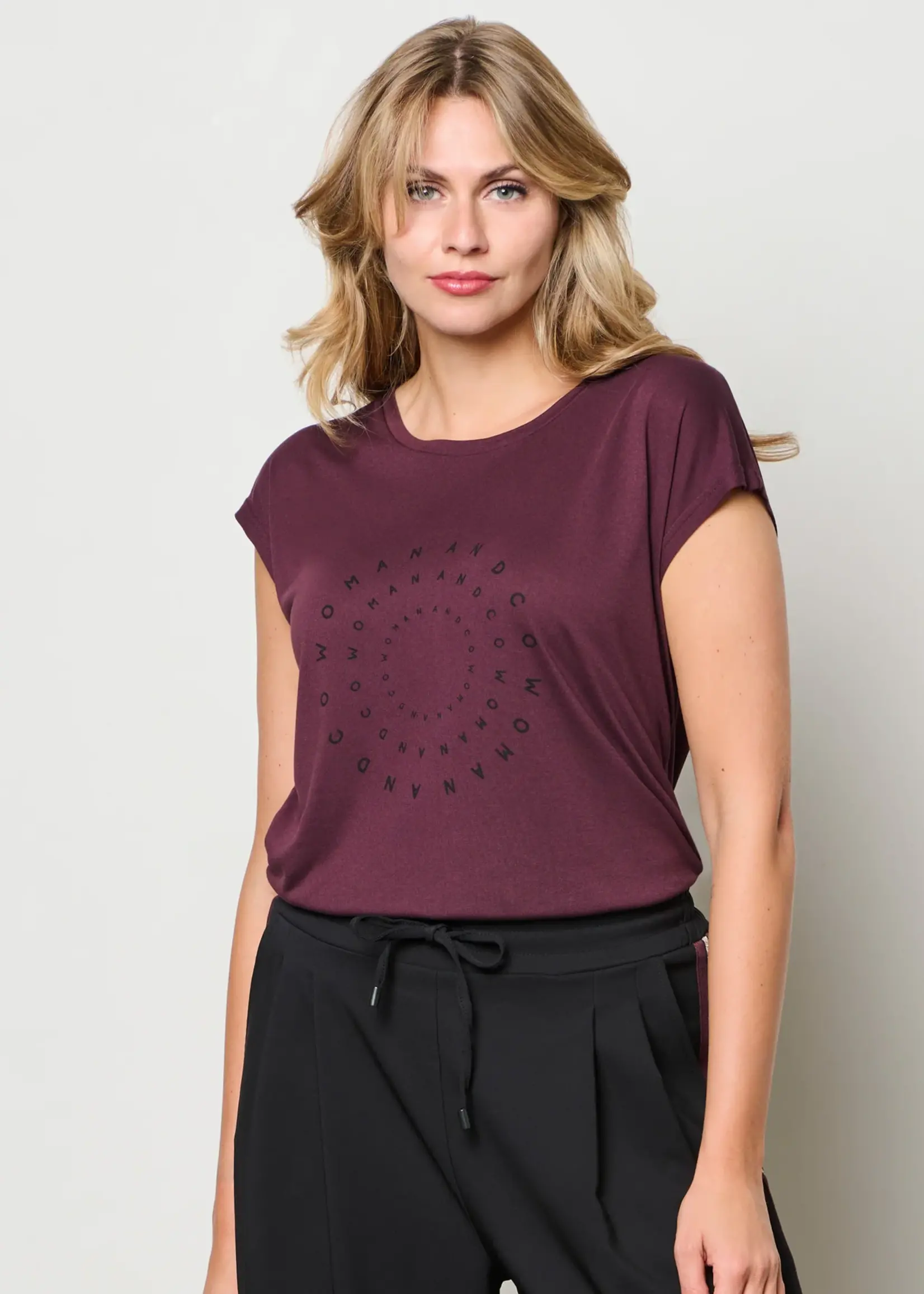 &Co Woman T-shirt Signy 100% Viscose - Aubergine