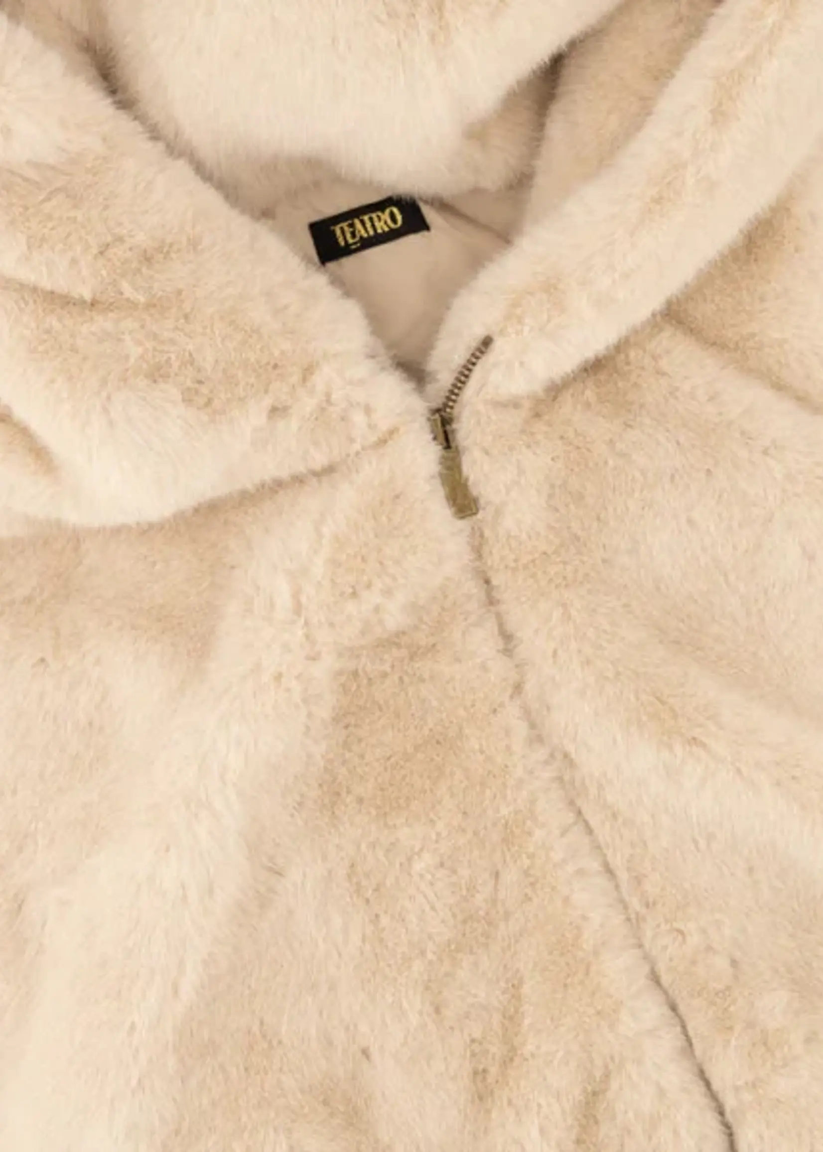 Bei ut Maril & Bei d'r Lars Faux Fur Jas Celia - Beige