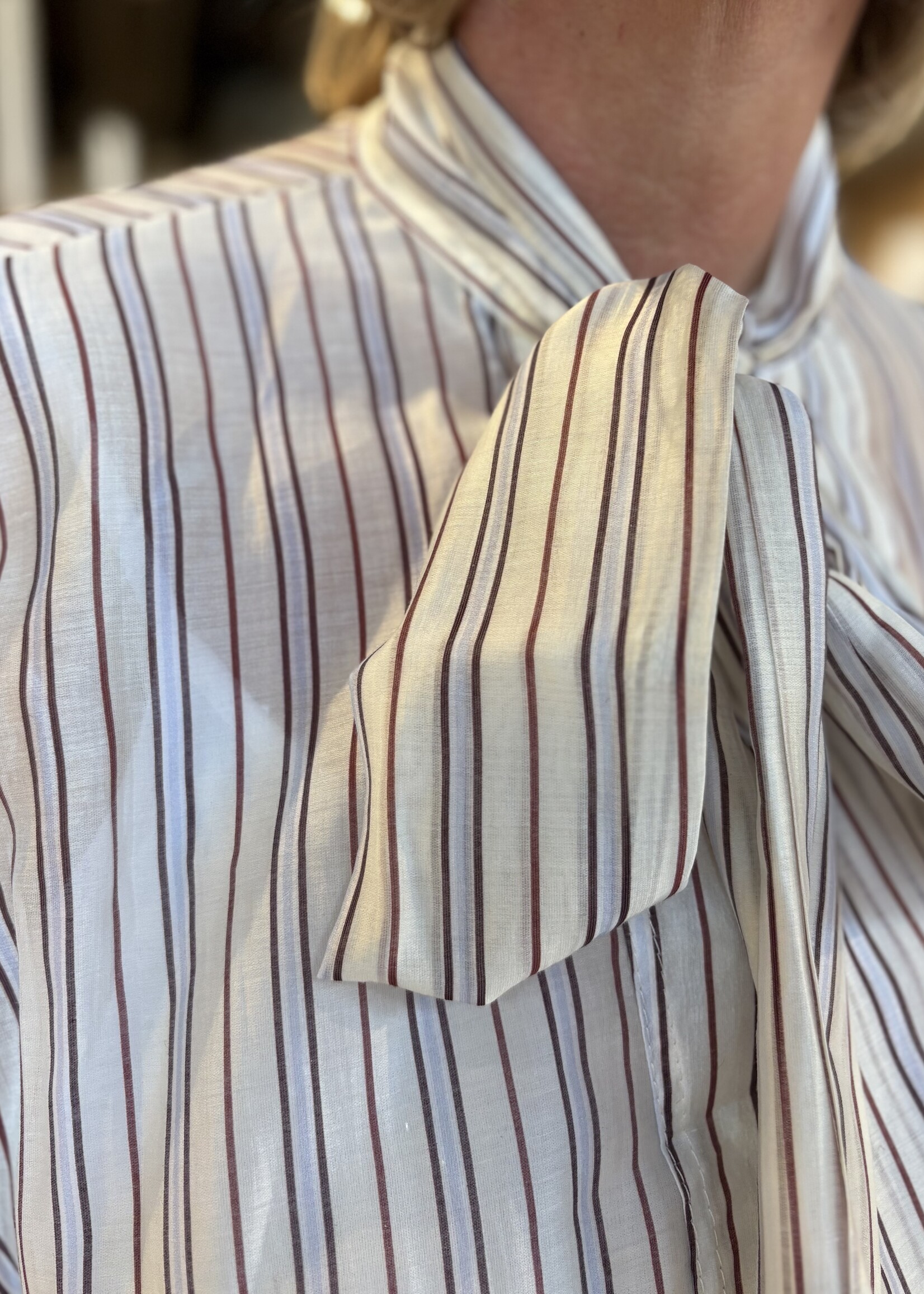 Bei ut Maril & Bei d'r Lars Blouse Forza Strik Streep - Lichtbeige