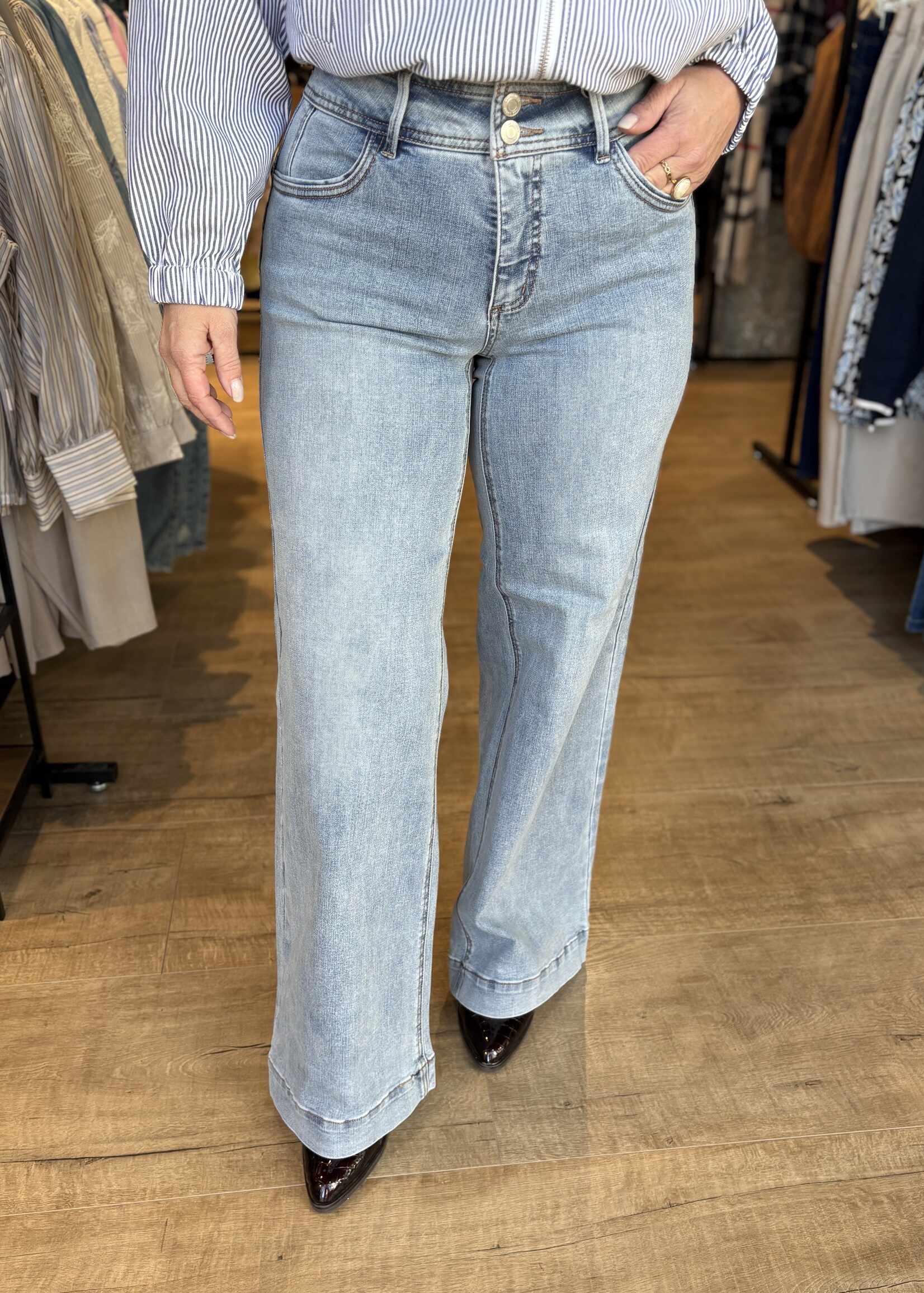 Freequent Jeans Lopez Flared Leg - Light Blue Denim