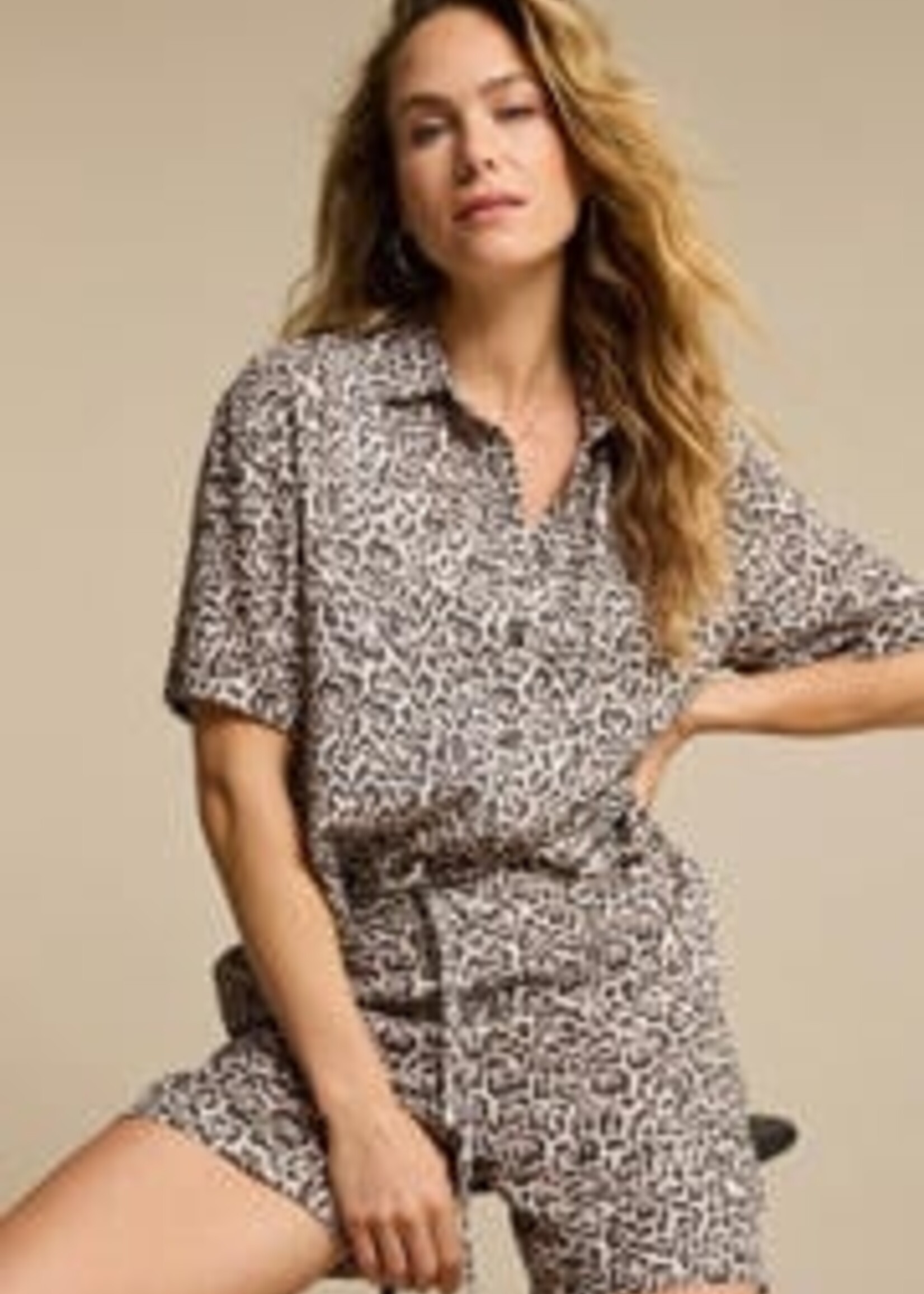 Red Button Blouse Nora Linen Leopard - Pebble